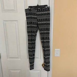 Black and White Patterned Leggings
